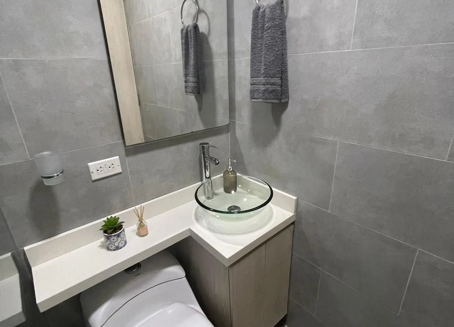 Apartamento En Laureles Medellin Aire Acondicionado