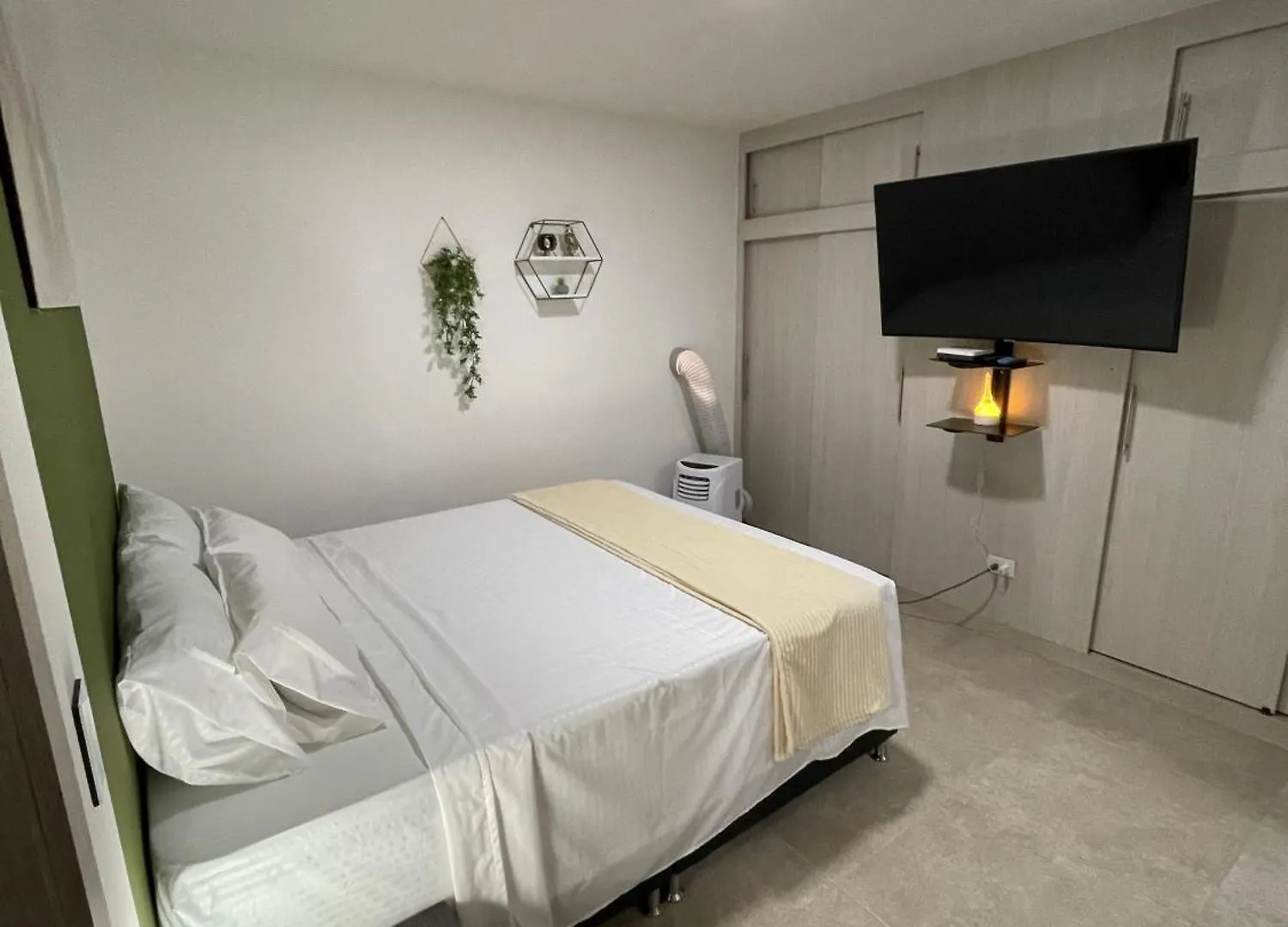 Apartamento En Laureles Medellin Aire Acondicionado Apartament