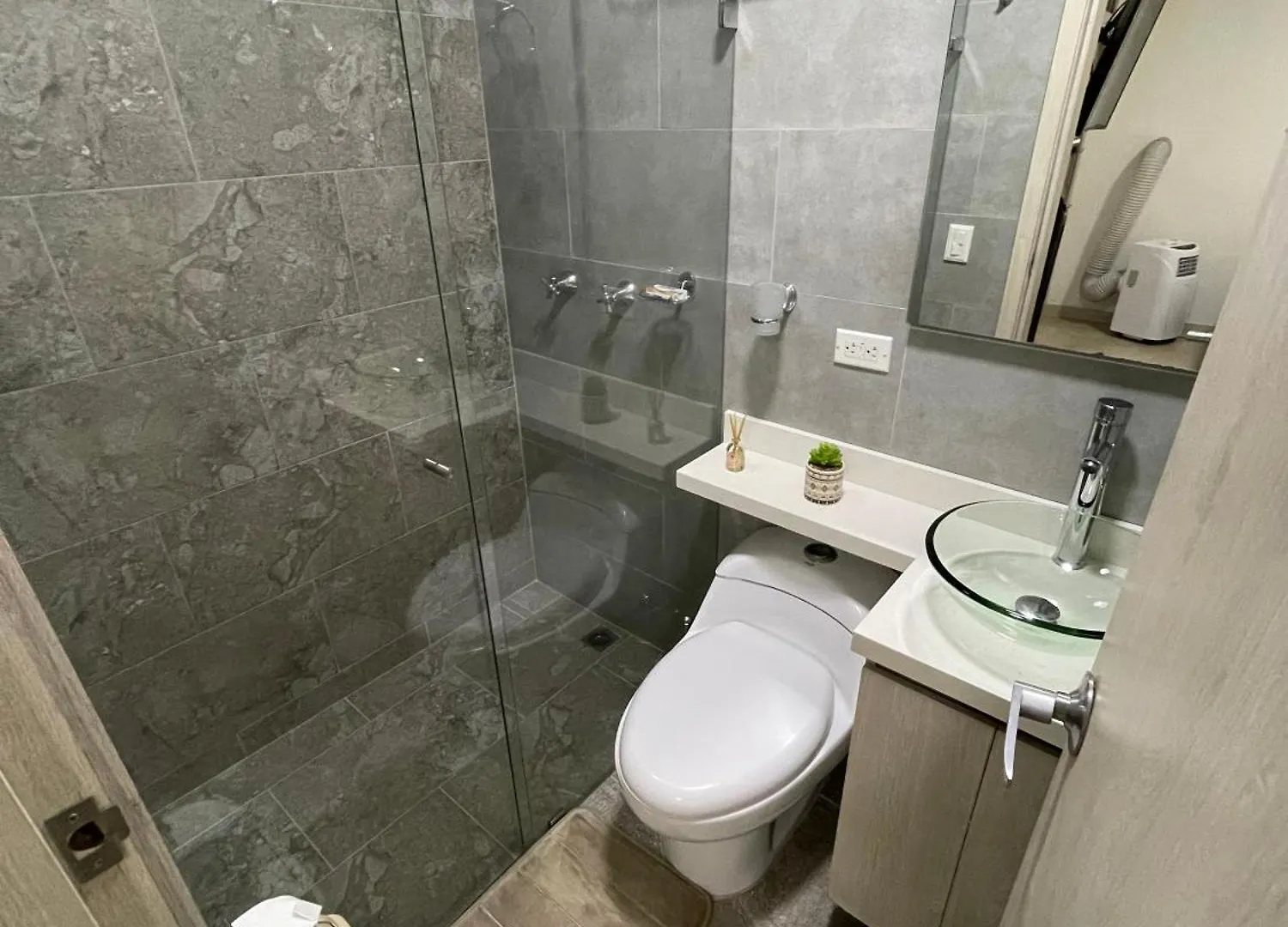 Apartament Apartamento En Laureles Medellin Aire Acondicionado