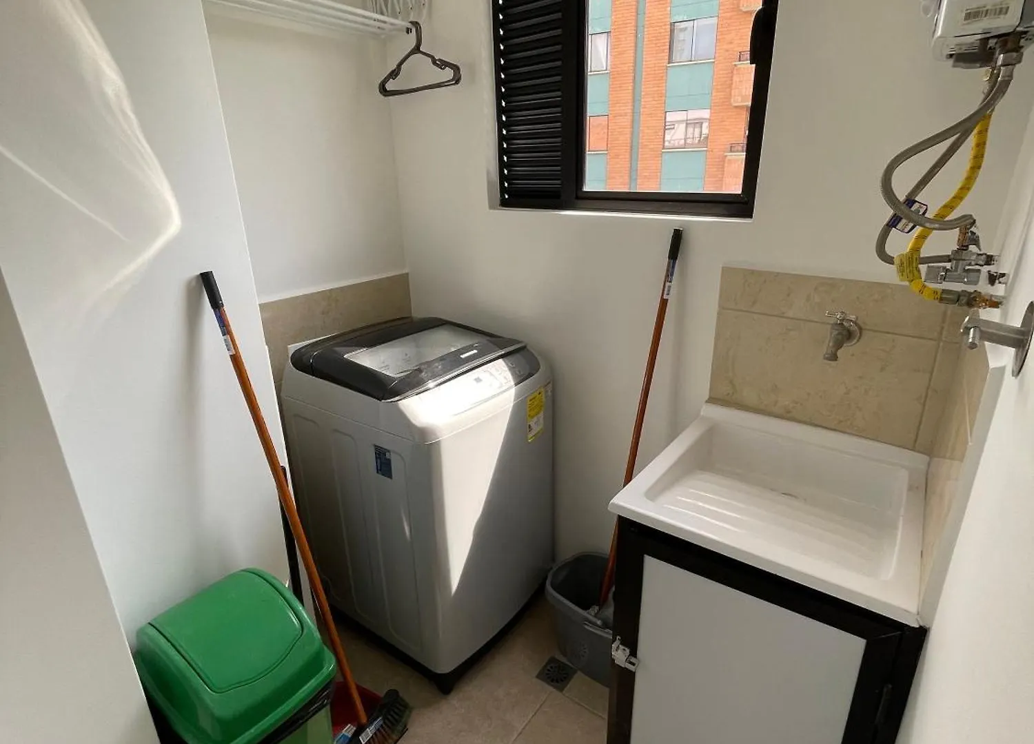 アパート Apartamento En Laureles Medellin Aire Acondicionado コロンビア